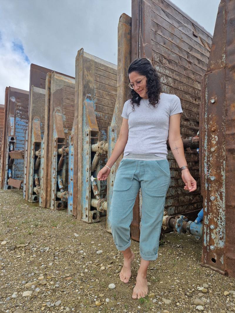 Cordhose Damen, Breitcord, Schattengrün, Chinohose Cordhose Damen, Breitcord, Schattengrün, Chinohose von Boedabutik