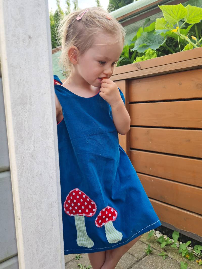 Knotenkleid, Trägerkleid, Cordkleid, Sommerkleid von Boedabutik