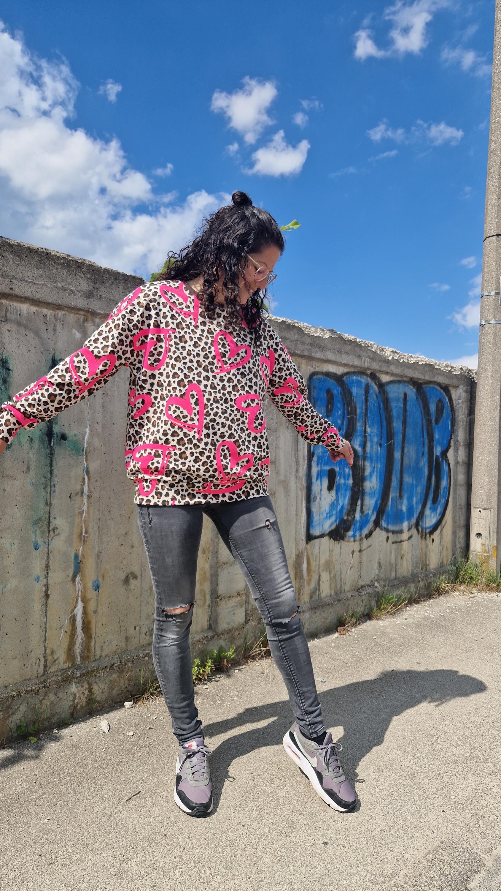 Mamas Trendsweater, Sweatshirt Oversize, Leoprint Neon Herzen von Boedabutik