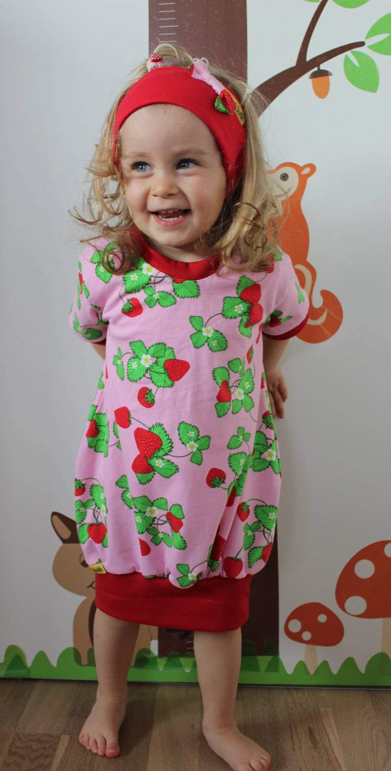 Sommerkleid, Ballonkleid, Jerseykleid "Erdbeere" von Boedabutik