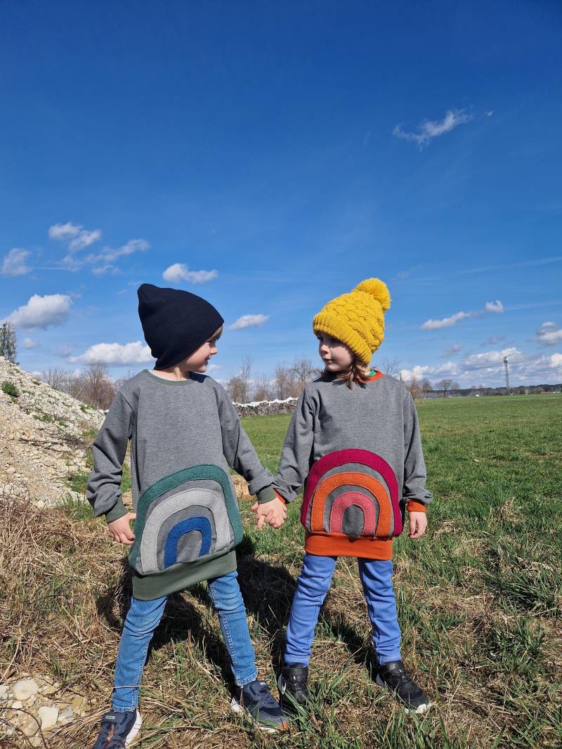 Sweatpullover, Grau, Regenbogen von Boedabutik