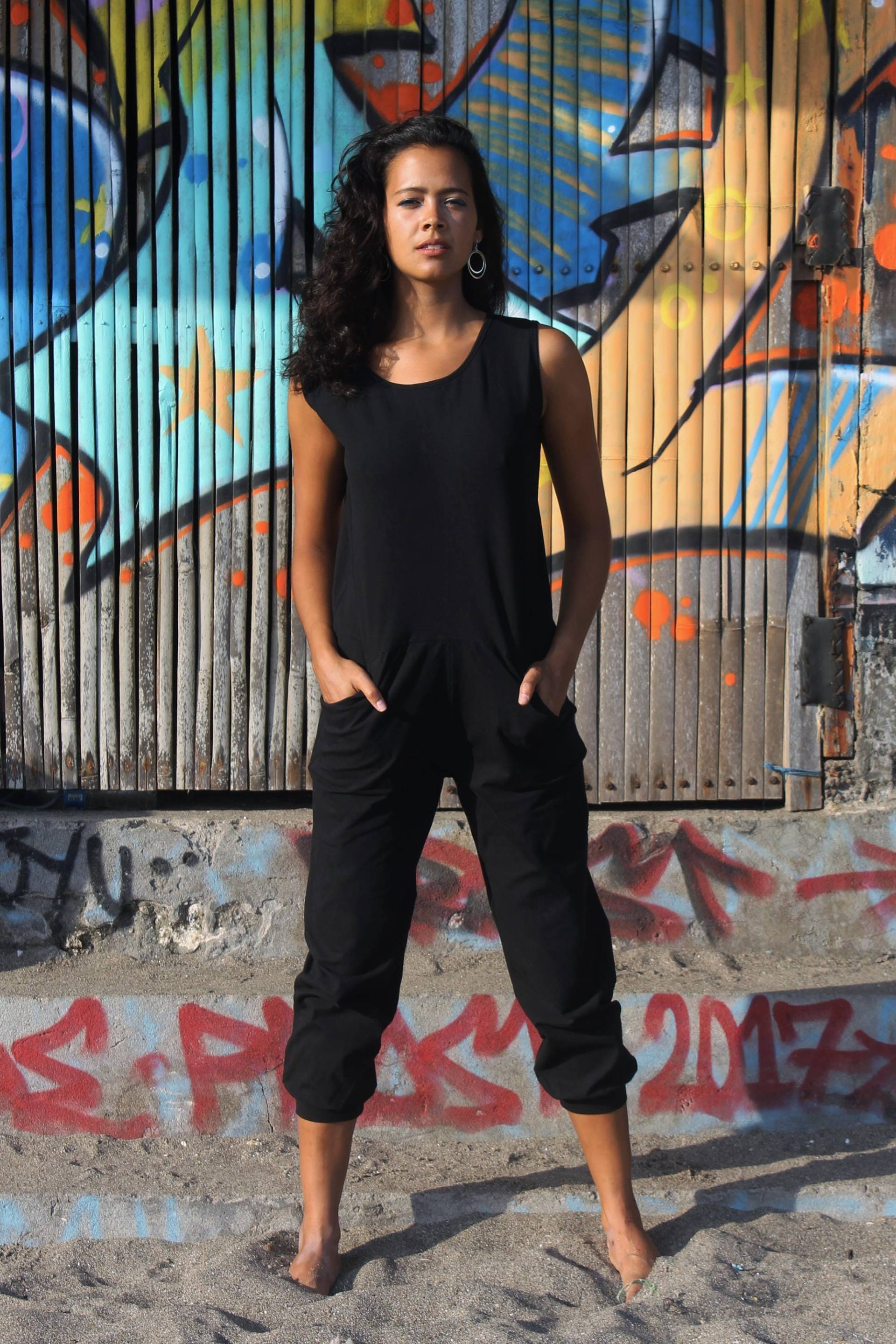 Amsterdam Schwarz Ohne Ärmel - Frauen Yoga Jumpsuit, Yogawear, Yogahose, Activewear, Onesie Active, Stretch, Bequem, Einzigartig von BoerlinBoerds