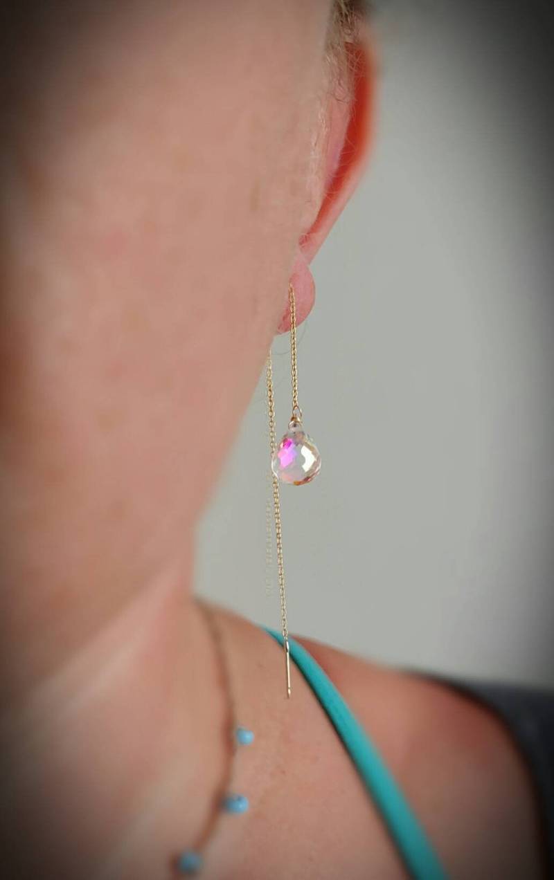 Regenbogen Quarz Ohrhänger. Goldfarbige Einfädler Ohrringe. Ohrringe in Rosegold. Silberne Mondstein von BohemeByVicki