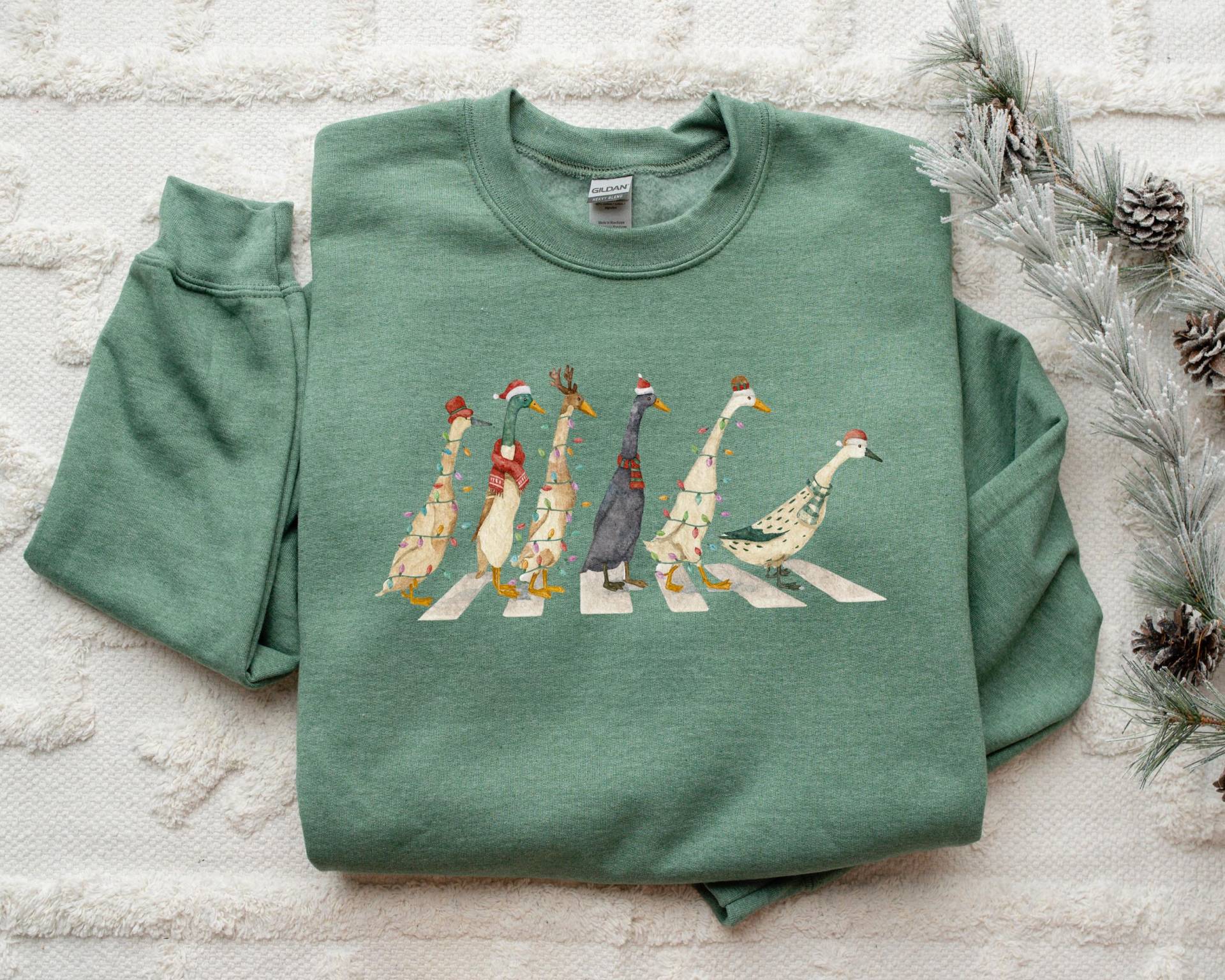 Ducks Christmas Sweatshirt - Abbey Road Weihnachtspullover Sweater Family Cozy Holiday Pullover Lustige Enten von BohemeDeFleur
