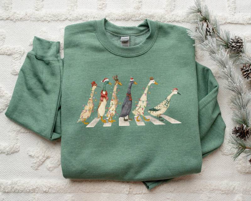Ducks Christmas Sweatshirt - Abbey Road Weihnachtspullover Sweater Family Cozy Holiday Pullover Lustige Enten von BohemeDeFleur