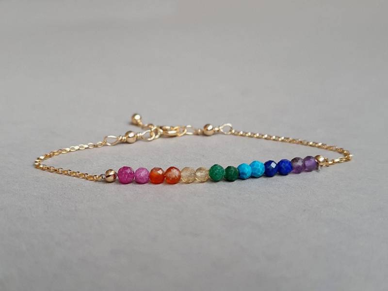 7 Chakra Edelstein Armband Goldkette Meditationsschmuck 7 Chakra Edelstein Armband Goldkette Meditationsschmuck von BohemianPleasures