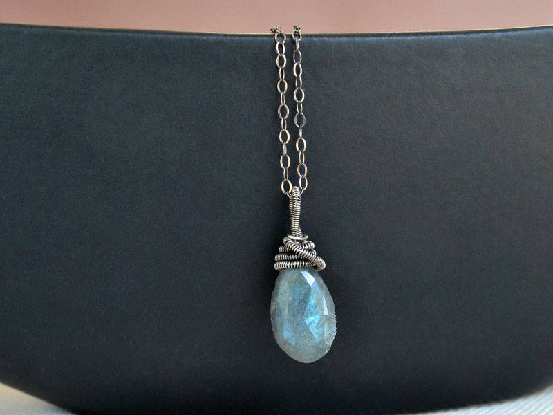 Blue Flash Labradorit Anhänger Antiker Sterling Silber Schmuckdraht Wrapped Blue Flash Labradorit Anhänger Antiker Sterling Silber Schmuckdraht Wrapped von BohemianPleasures