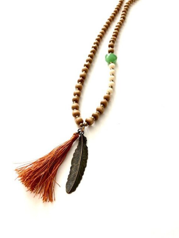 Perlenkette - Feder Anhänger Charm Rostfarbene Quaste, Fransen Boho Country von BohemianTradingPost