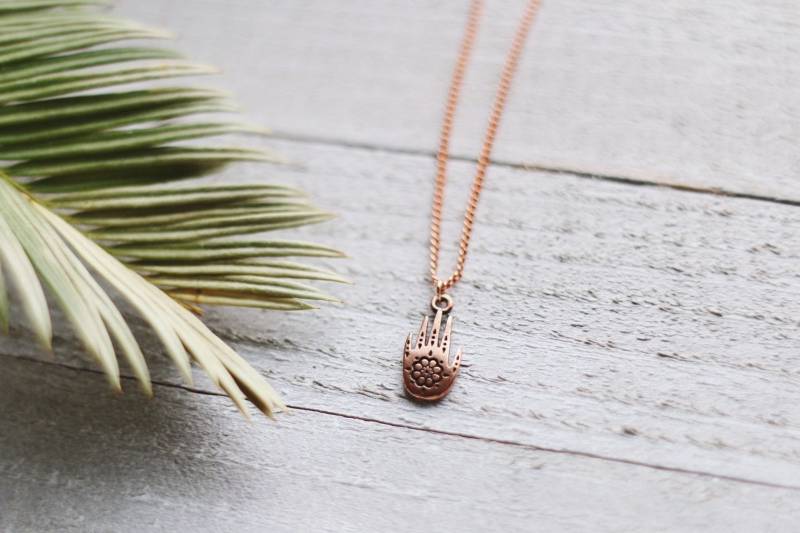 Kupfer Rose Henna Hamsa Hand Halskette von BohemiansCloset