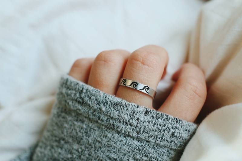 Meereswellen Hand Gestempelt Einstellbare Ring von BohemiansCloset