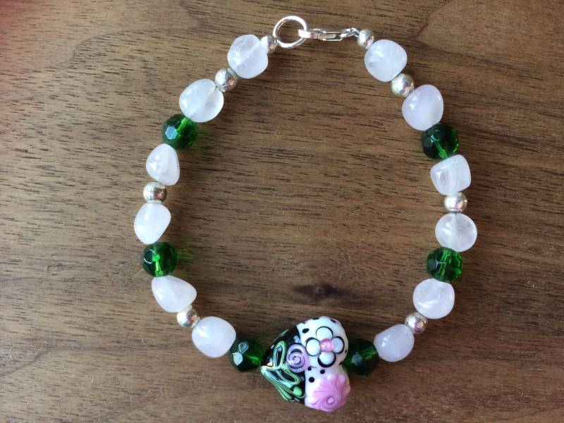 Rosenquarz Und Blumen Armband, Lampwork Edelstein Armband von BohoBeadsEtsyShop