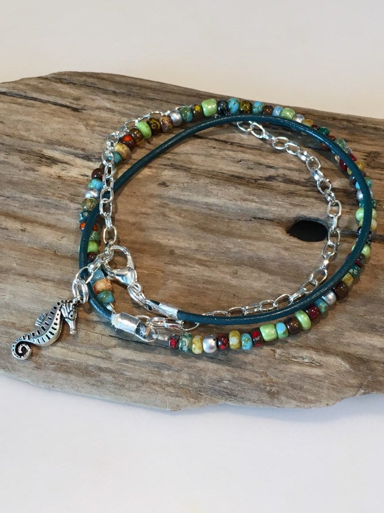 Ankle Armband, Boho Strand Style, Picasso Mix Rocailles, Silberkette, Ocean Blue, Wickelarmband, Style von BohoBlissCreations