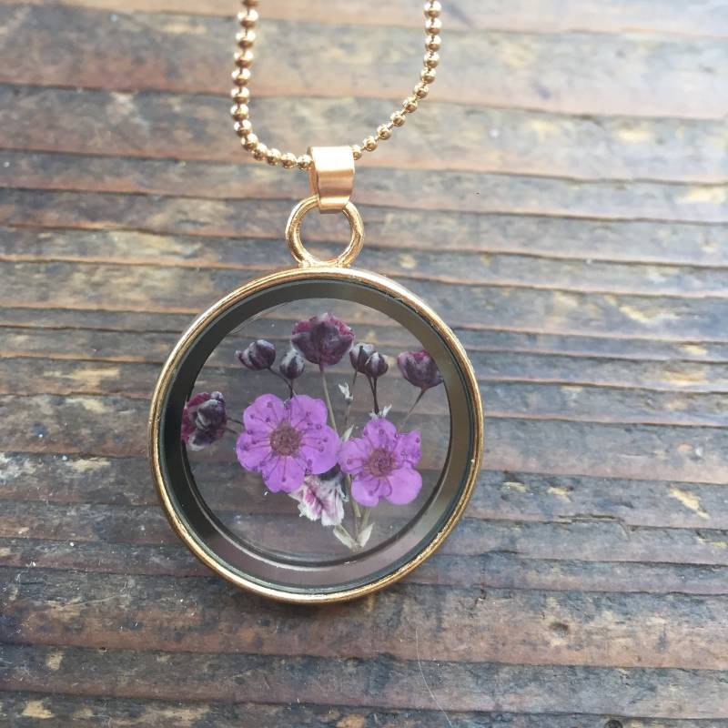 Halskette Mit Getrockneten Blumen Lila Teenager Verträumt Kinderschmuck Mädchentraum Kette Mädchengeschenk Trockenblumen Blumenschmuck Boho von BohoBotanicalsDE