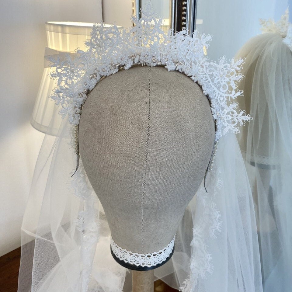 Schöne Boho-Spitze Und Saatperlen Blumenkrone Tiara Schöne Boho-Spitze Und Saatperlen Blumenkrone Tiara von BohoBrideCollection