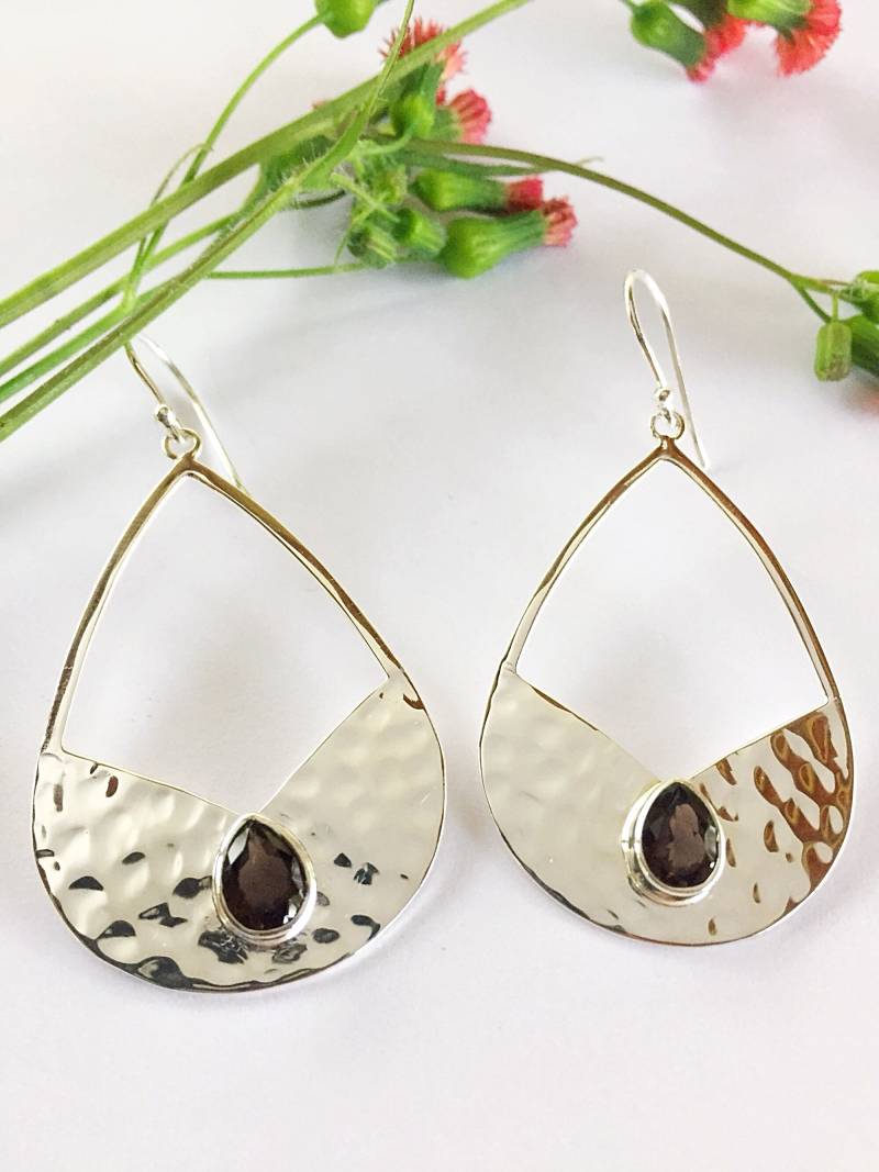 Facettierte Rauchquarz Sterling Silber Ohrringe Gehämmerte Creolen Facettierte Rauchquarz Sterling Silber Ohrringe Gehämmerte Creolen von BohoChicHawaii