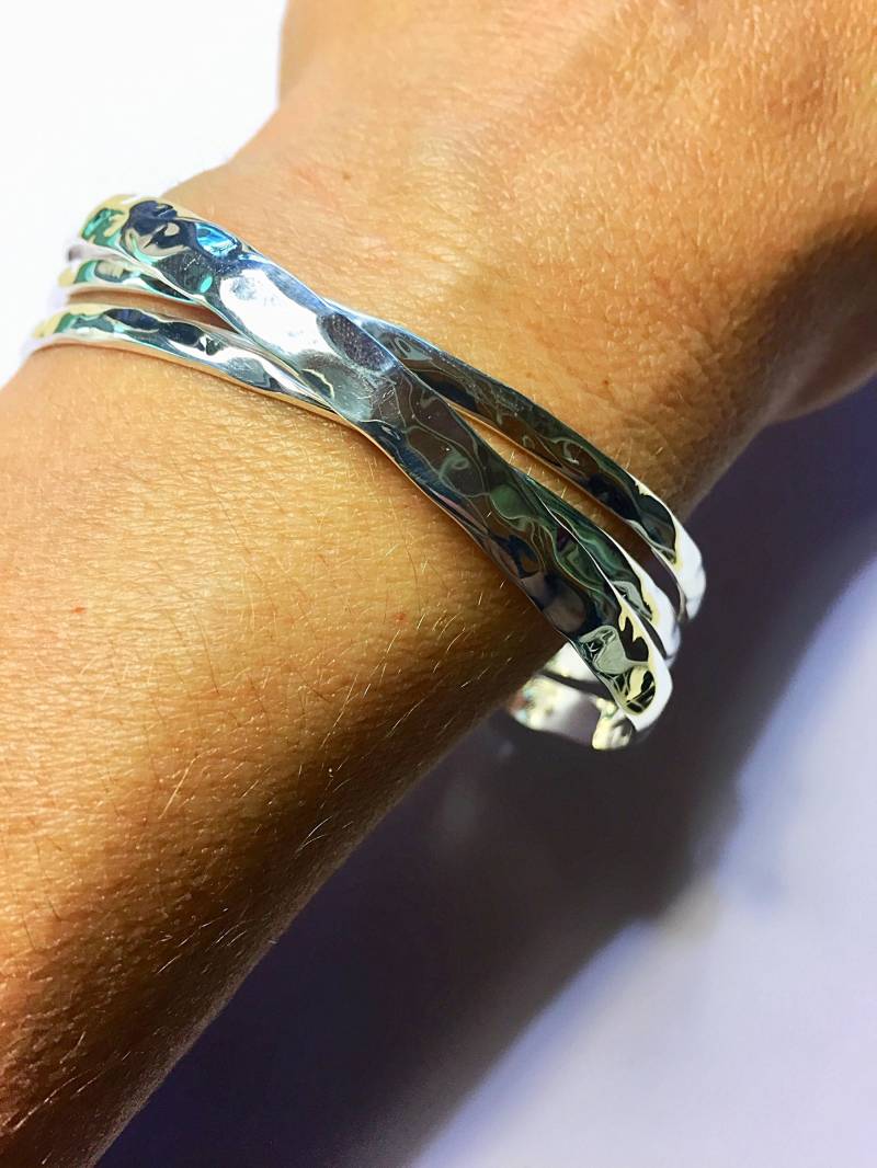 Sterling Silber Strukturiertes Triple Bar Manschettenarmband Sterling Silber Strukturiertes Triple Bar Manschettenarmband von BohoChicHawaii