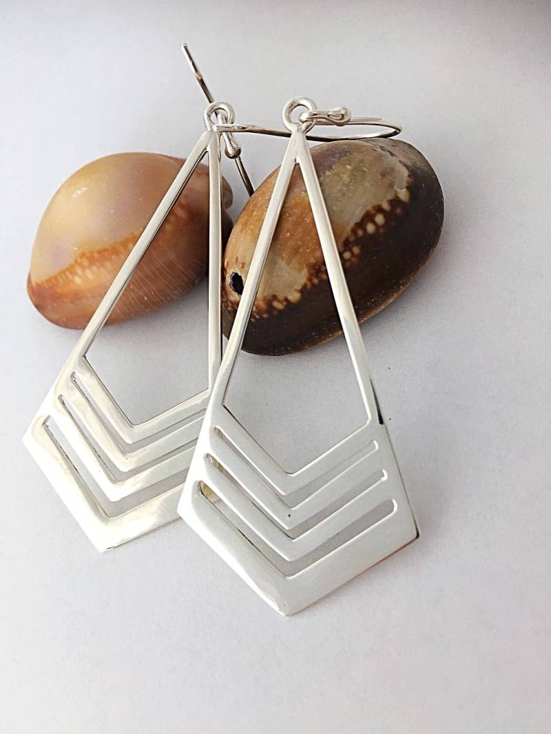 sterling Silber Chevron Ohrringe Handgemachter Trendiger Schmuck sterling Silber Chevron Ohrringe Handgemachter Trendiger Schmuck von BohoChicHawaii