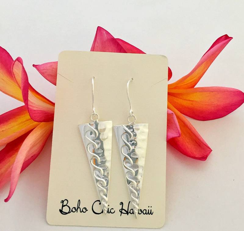 sterling Silber Dreieck Ohrringe Gehämmertes Wellen-Design von BohoChicHawaii
