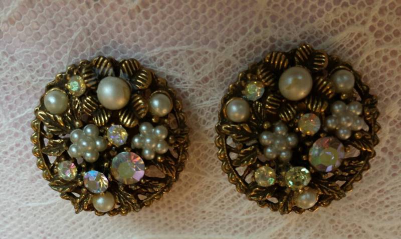 Vintage 50Er Jahre Aurora Borealis Strass & Perlen Aufclipprofile Ohrringe Von Kunst von BohoChicVintage