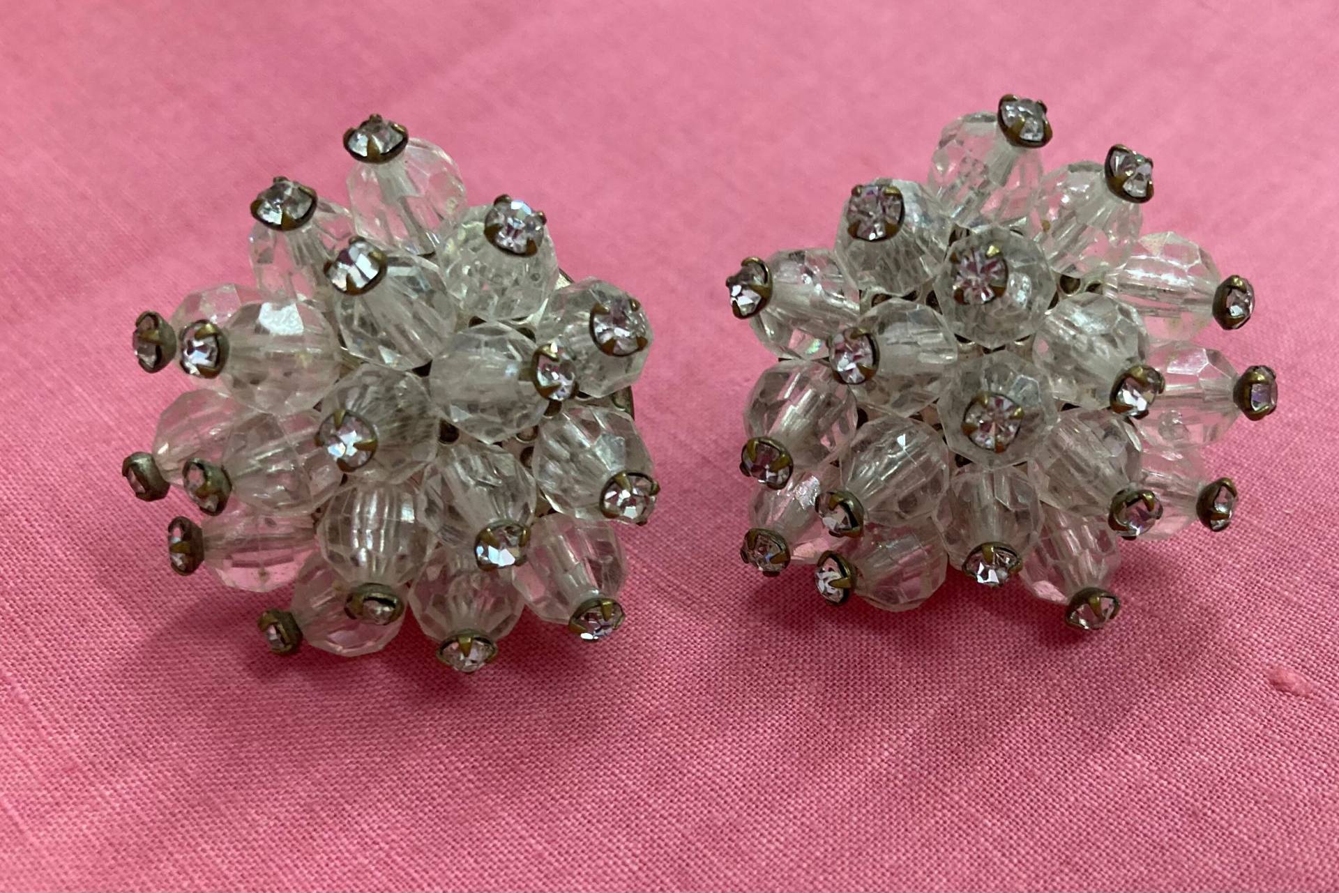 Vintage 50Er Jahre Klare Perlen Cluster Ohrringe Mit Strassspitzen. Ohrclips Vintage 50Er Jahre Klare Perlen Cluster Ohrringe Mit Strassspitzen. Ohrclips von BohoChicVintage
