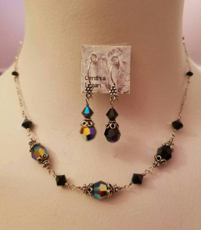 Vintage Inspiriert Jet Schwarz Ab Swarovski Kristall Halskette & Ohrringe Set. Handgemachte Sterling Silber Set Vintage Inspiriert Jet Schwarz Ab Swarovski Kristall Halskette & Ohrringe Set. Handgemachte Sterling Silber Set von BohoChicVintage