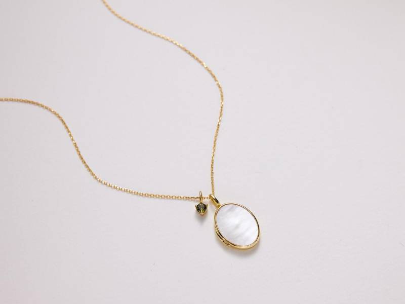 Perlmutt Oval Medaillon Foto Gravierte Personalisierte Geschenk Gold Für Sie Perlmutt Oval Medaillon Foto Gravierte Personalisierte Geschenk Gold Für Sie von BohoEcoPhilia