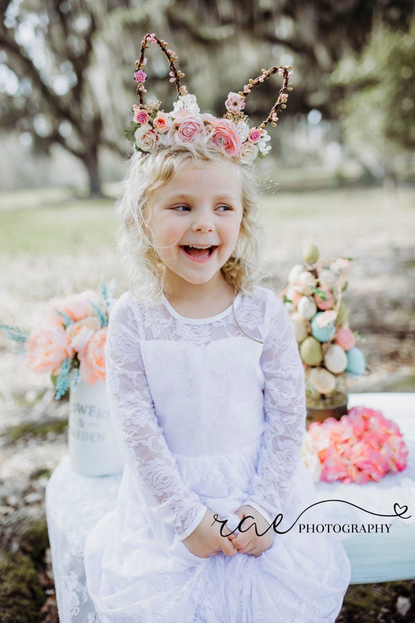 Blumen Hasenohren Haarband Woodland Osterfotorequisite von BohoHaloCompany