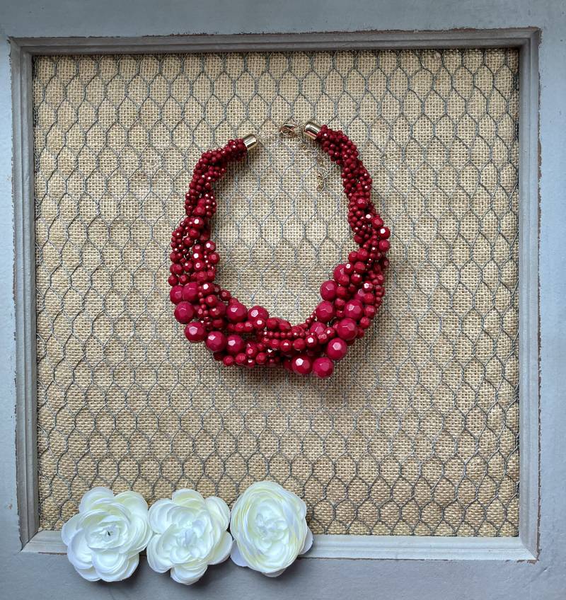 Cranberry Maroon Burgunder Rot Multi Strang Kaskade Bubble Perlen Bib Statement Halskette von BohoJewelBoutique