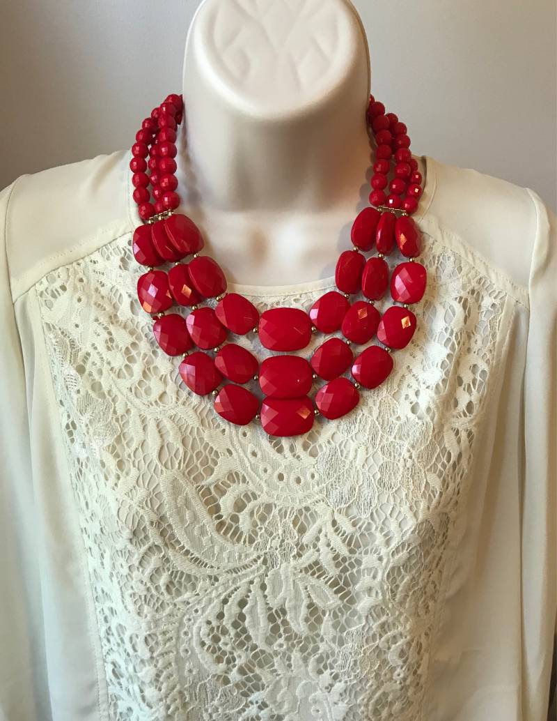 Rote Farbverlauf Bubble Bead Style Mehr Strang Chunky Perlen Kaskade Chandelier Statement Halskette Mit Passenden Ohrringen Weitere Farben Rote Farbverlauf Bubble Bead Style Mehr Strang Chunky Perlen Kaskade Chandelier Statement Halskette Mit Passenden Ohrringen Weitere Farben von BohoJewelBoutique