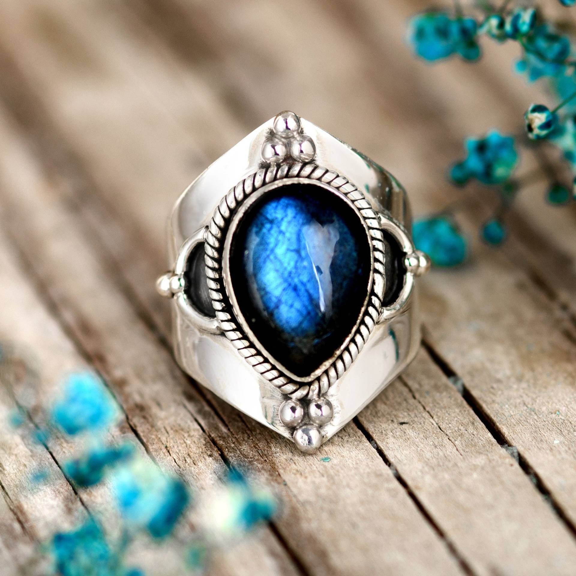 Labradorit Ring Für Frauen, Sterling Silber Ring, Boho Natürlichen Großen Blauen Stein Statement von BohoMagicSilver