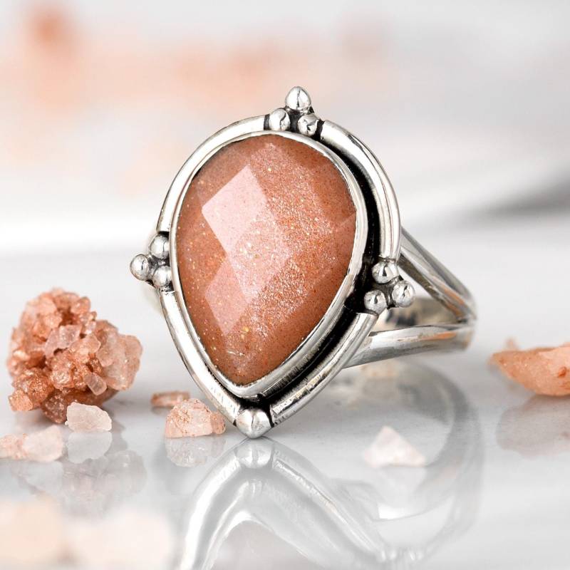 Tropfen Pfirsich Mondstein Ring | Sterling Silber Edelstein Ring, Boho Schmuck, Einzigartiger Statement Für Frauen von BohoMagicSilver