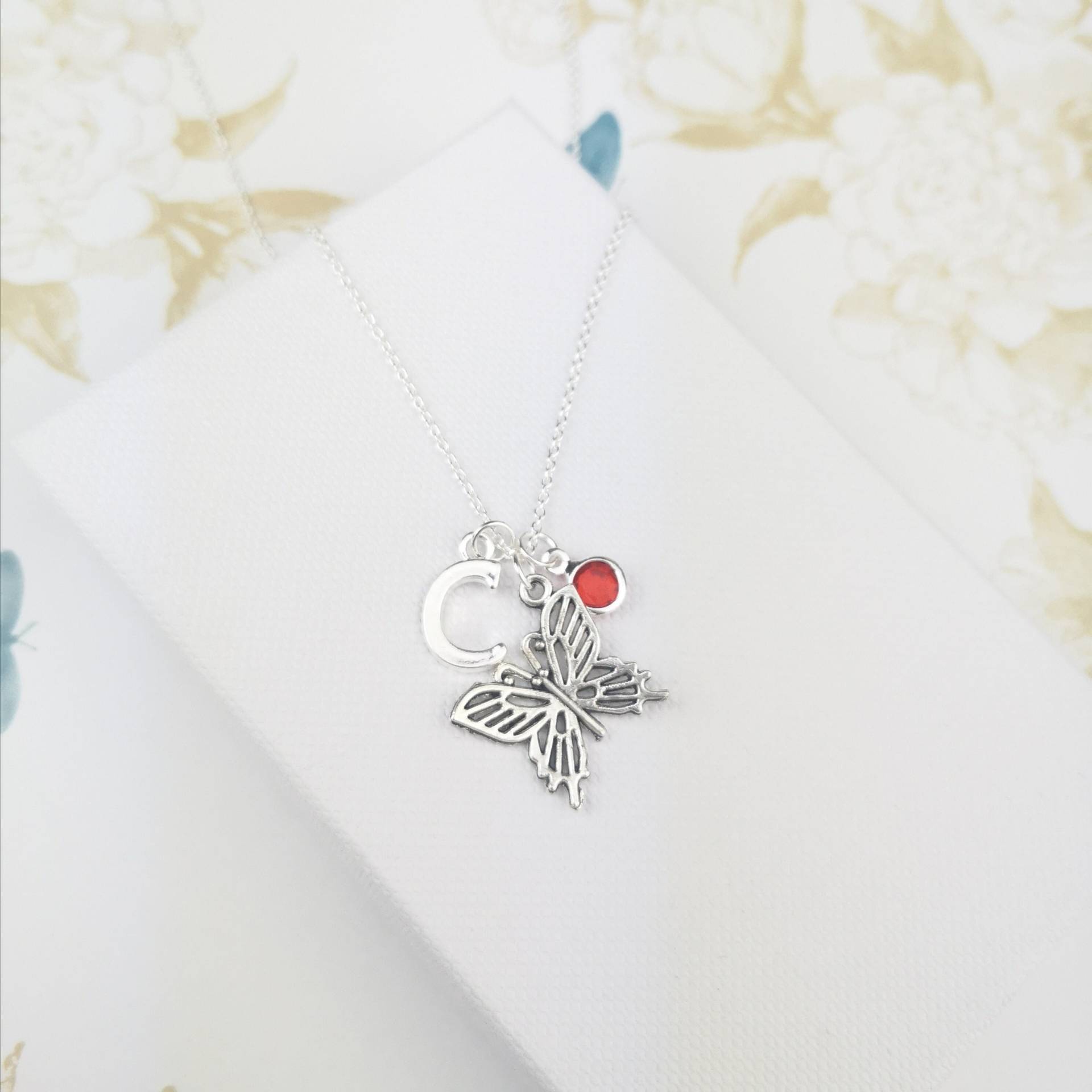 Personalisierte Schmetterling Halskette, Zierlicher Schmuck, Kinder Geschenk, Initial Und Geburtsstein Tier Insekt Liebhaber Geschenk von BohoSilverGifts