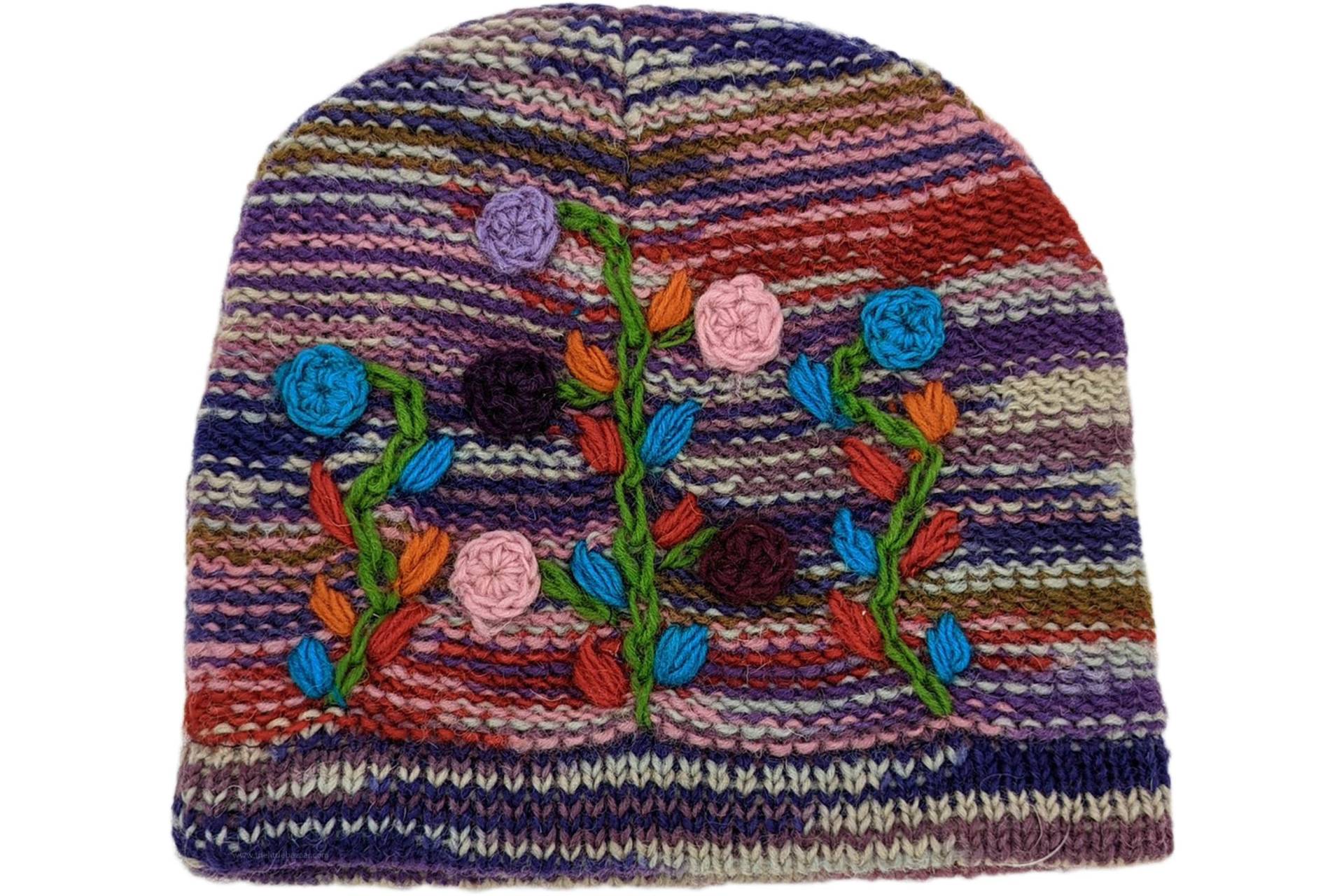 Handgestrickte Winter Beanie Totenkopf Mütze Aus Reiner Wolle Mit Bestickten Bunten Blumen Vlies Gefüttert von BohoSkirtsStop