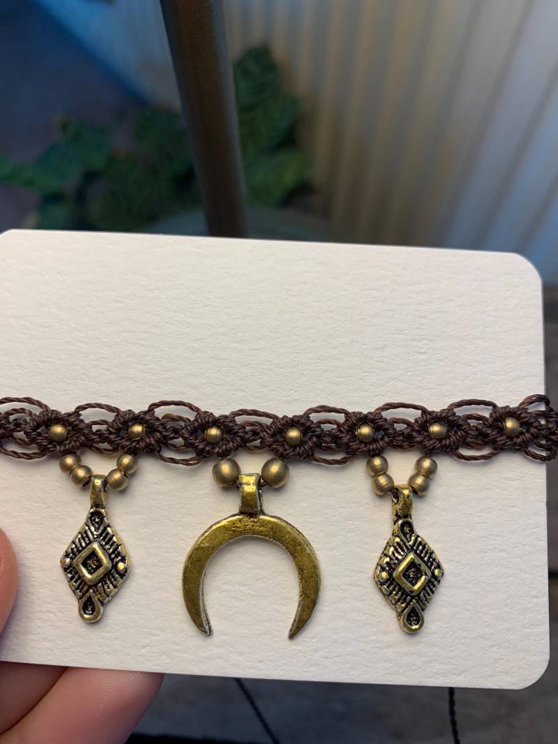 Makramee Kette Mit Messinganhänger Makramee Kette Mit Messinganhänger von BohoSoulLiz