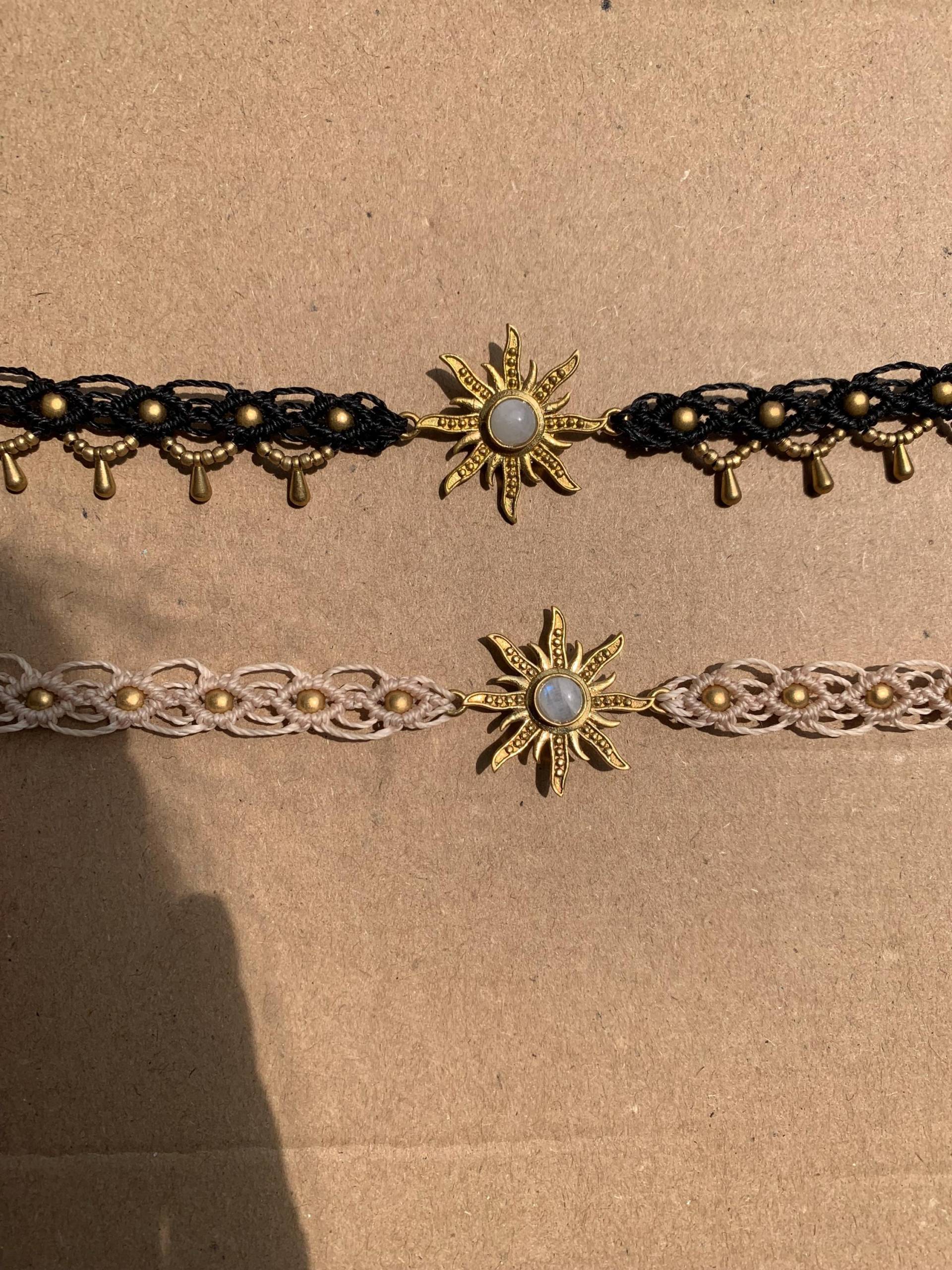 Makramee Kette Mit Sonnenahänger Makramee Kette Mit Sonnenahänger von BohoSoulLiz