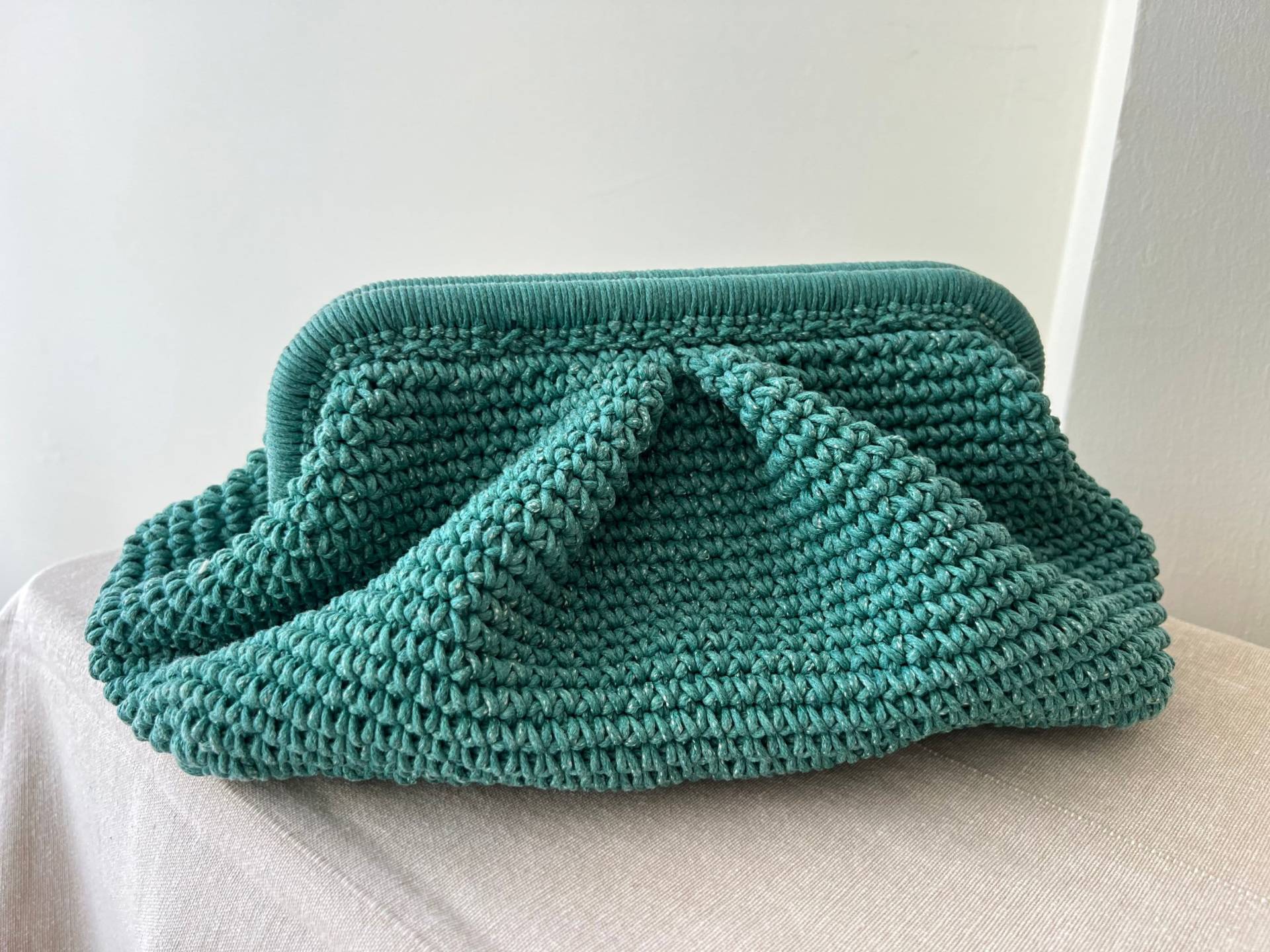 Gehäkelte Clutch, Wolken-Clutch, Grüne Häkel-Geldbörse, Coach-Tasche, Dumpling-Kupplung, Handgestrickte Kupplung, Gehäkelte Tasche von BohoTaschDesign