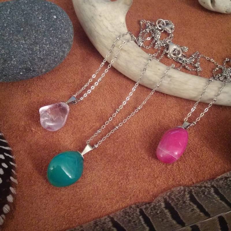 Farbiger Achat // Geode Kette Boho Chic Steinkette Hippie Spirituell Gyspy von BohoTribeCo