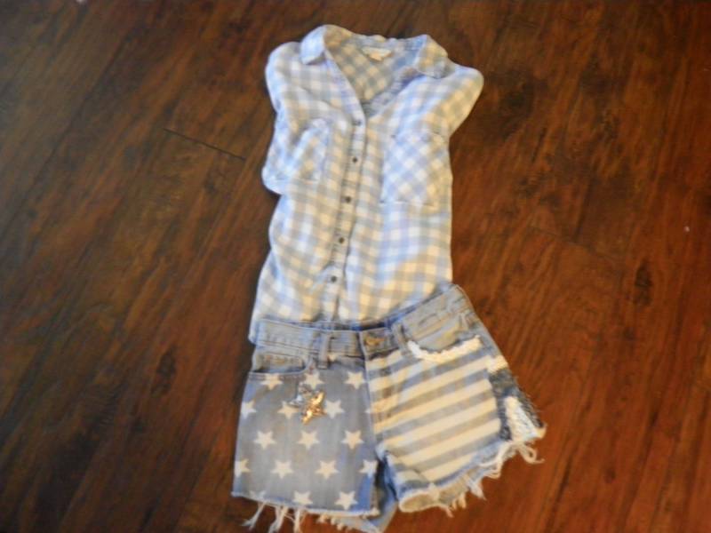 Custom Upcycled Damen Old Navy Jeans Shorts Retro Distressed Hippie Cutoffs Abgeschnitten 60Er Stil Frauen Geschenk Für Sie von BohoVintageVillage