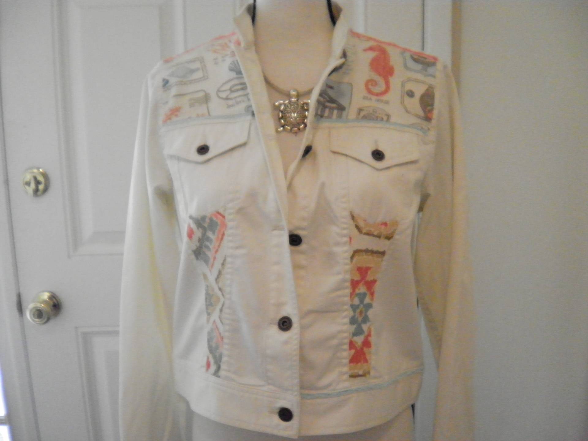Jeansjacke Jeans Mit Aufnähern, Jeansjacke, S/M von BohoVintageVillage