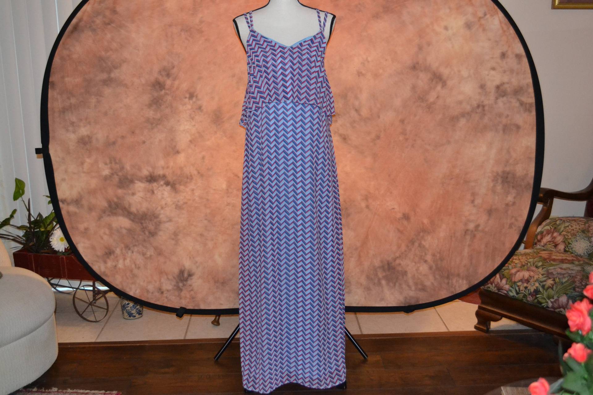 Neue Old Stock 80S Dress Red White Und Blue Chevron Print Double Blouse Cross Back Vintage Sheer Chiffon Lined Maxi Floor Länge von BohoVintageVillage