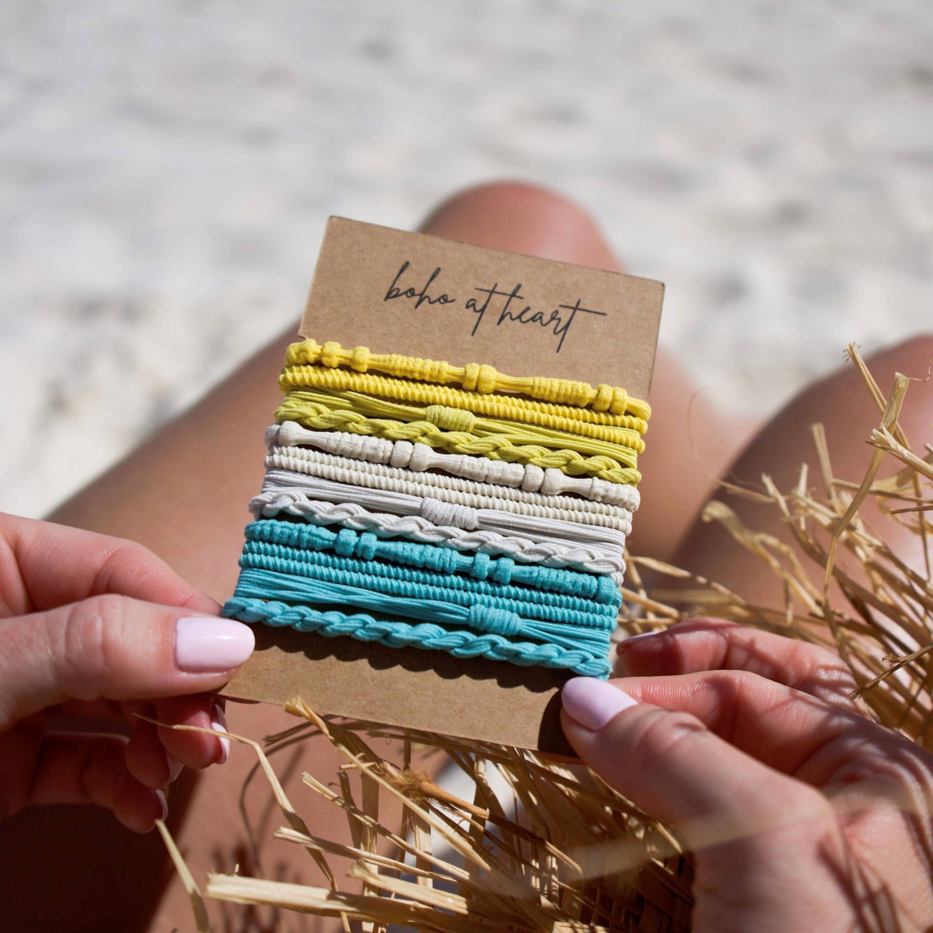 Haargummis Im Armbandstyle Weiß Gelb Türkis I Boho Armband Haargummi Zopfhalter Sommer Schmuck Geschenk Für Freundin Muttertag Haargummis Im Armbandstyle Weiß Gelb Türkis I Boho Armband Haargummi Zopfhalter Sommer Schmuck Geschenk Für Freundin Muttertag von BohoatheartDE