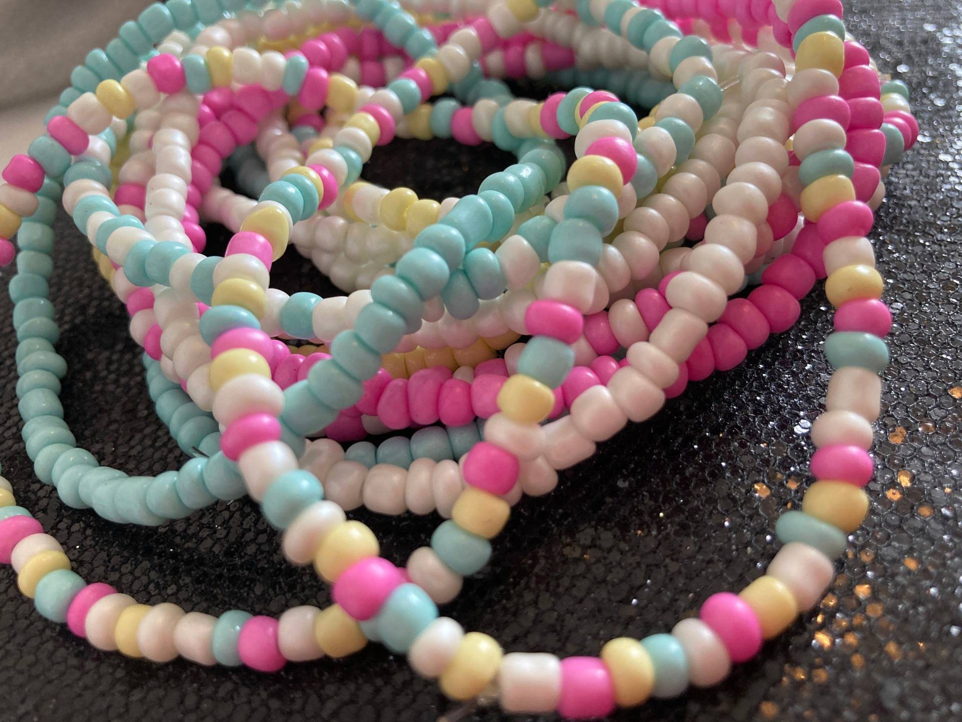 Candy Color Bead Fußkettchen Stapelbares Stretch Strand Fußkettchen von Bohocoho