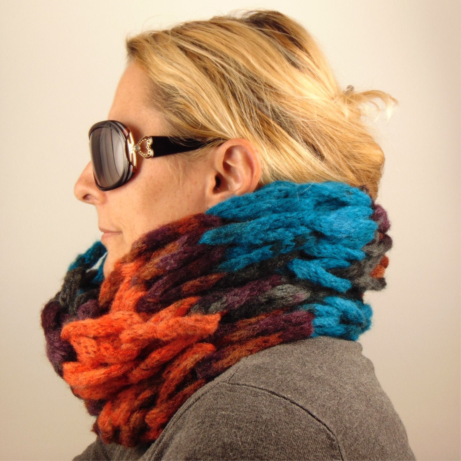 Mützen-Set Mit Strickkragen - Voluminöser Schlauchschal. Mehrfarbiger Schal Aus Klobiger Wolle Großer Handgestrickter Snood. Großes von Bohowonderknits