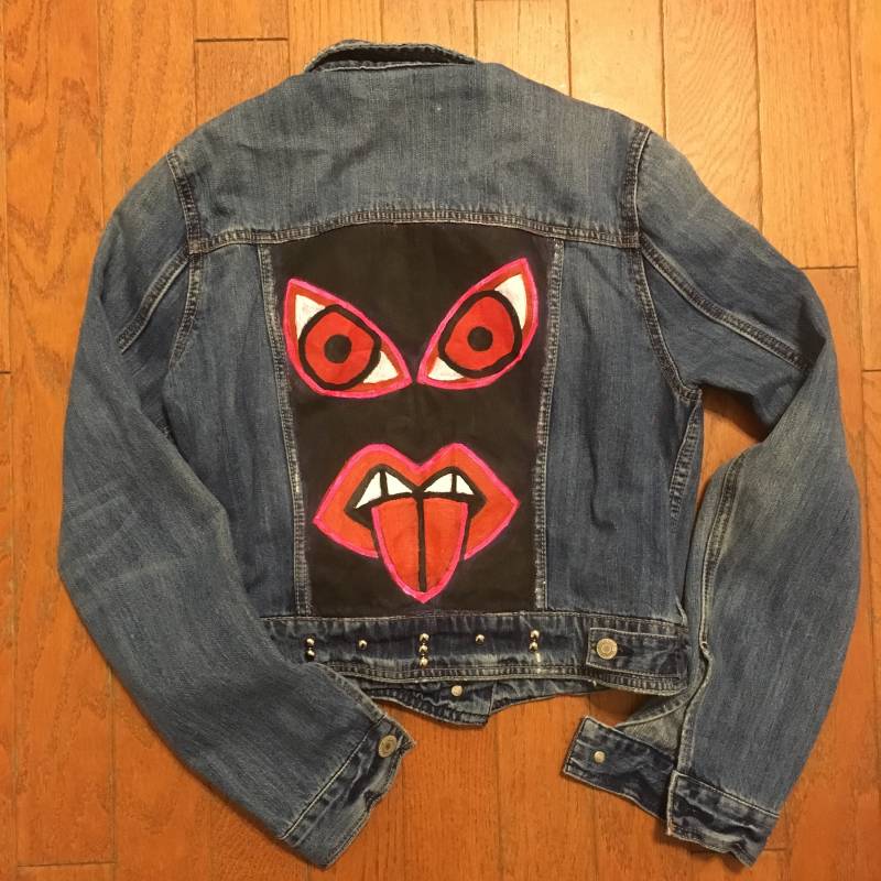 Bemalte Tiki Monster Denim Jeansjacke Bemalte Tiki Monster Denim Jeansjacke von BoisterousMirth