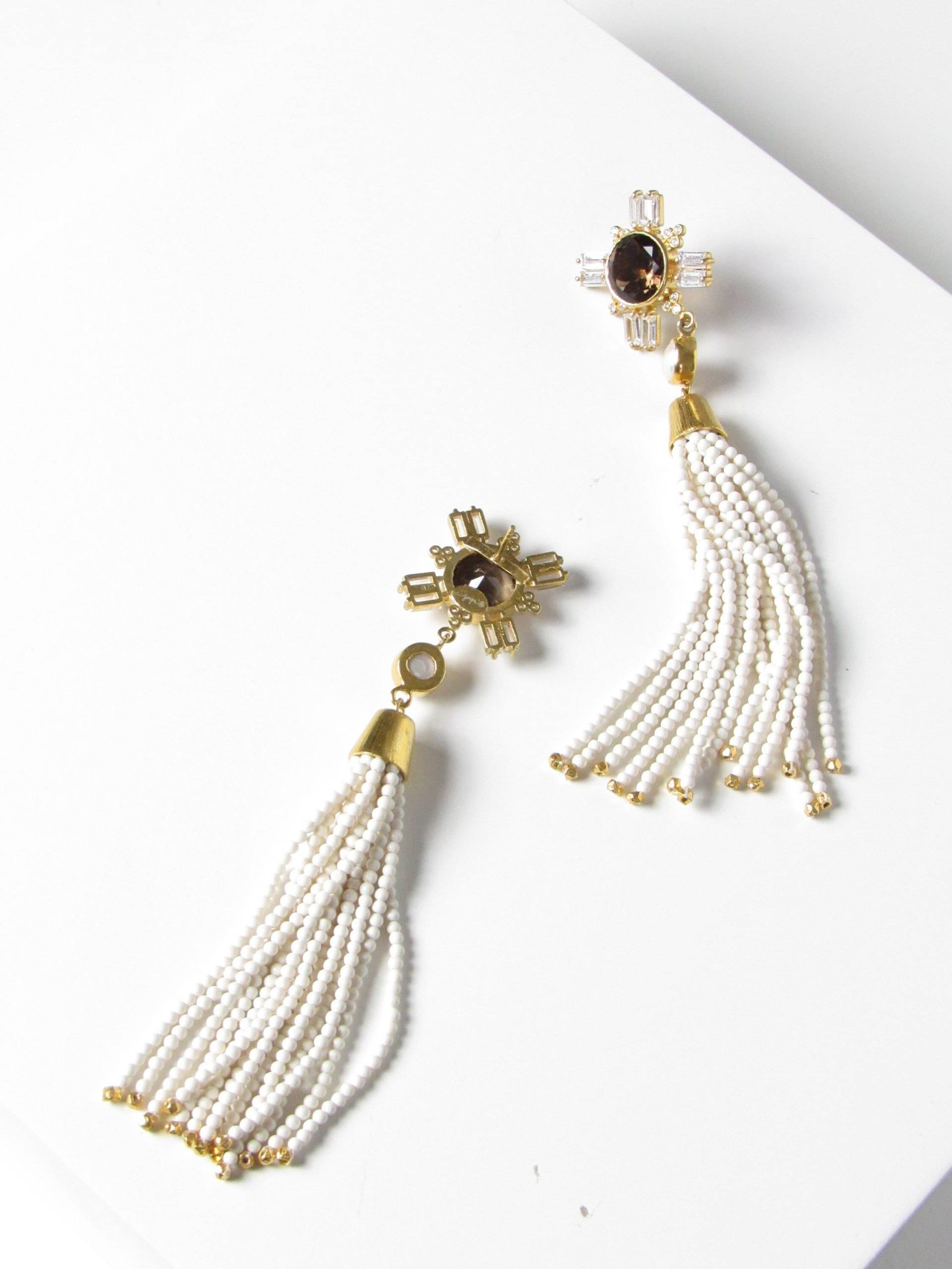 Vintage Gold Vermeil Smoky Gem Mit Weißen Perlen Quasten Ohrringe, Statement Hochzeitsohrringe von BoiteLaqueJewelry