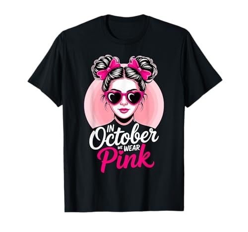 Im Oktober tragen wir rosa Grafikdesign Damen T-Shirt Im Oktober tragen wir rosa Grafikdesign Damen T-Shirt von Bold Pink Awareness Collective
