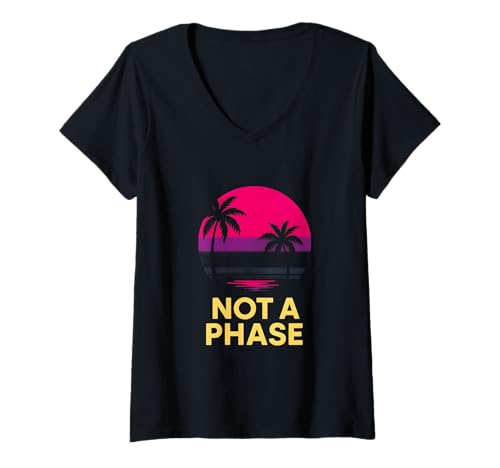 Damen Bisexual Pride Not a Phase Retro Herren Bi Flag LGBTQ+ T-Shirt mit V-Ausschnitt Damen Bisexual Pride Not a Phase Retro Herren Bi Flag LGBTQ+ T-Shirt mit V-Ausschnitt von Boldly Queer - Expressive Pride Apparel for All