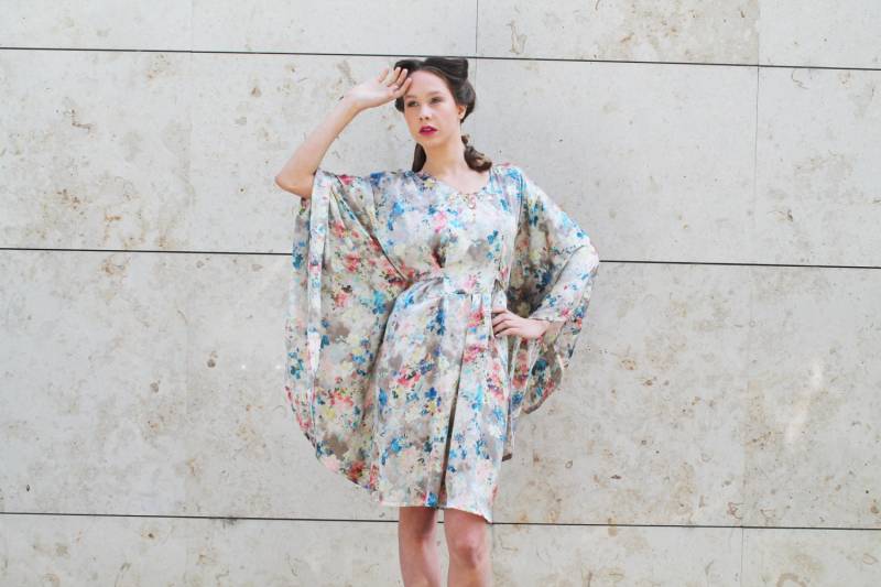 Blumen Seide Kaftan Sommerkleid Fließendes Kleid Mit Perlen Ausschnitt Edel von Boldpeach
