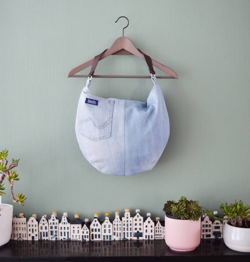 Große Hellblaue Damen Hobo Tasche Mit Braunem Lederband Für Schultertasche Handtasche Alltagstasche von Boldpeach