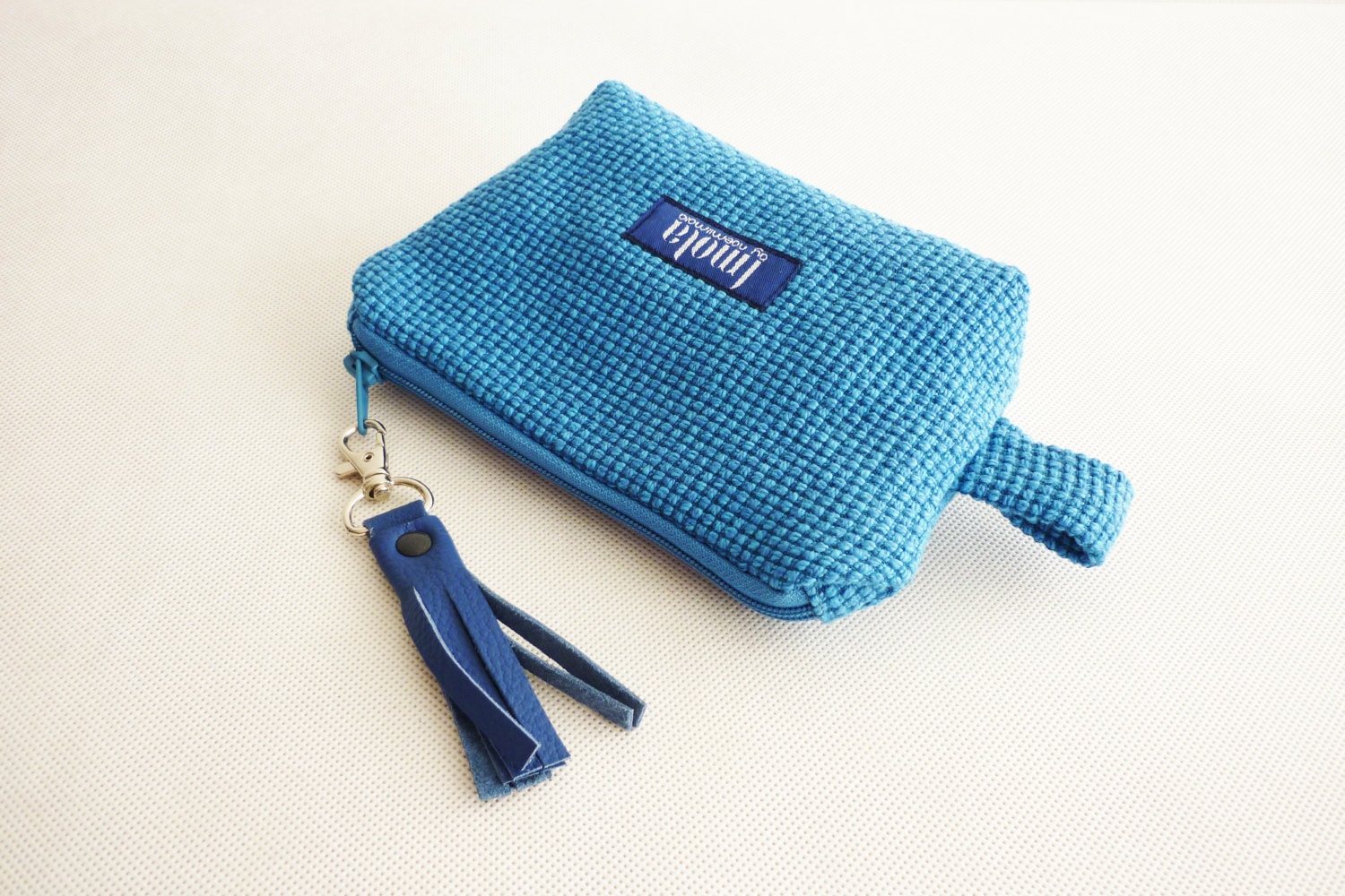 Kosmetiktasche Etui Federmäppchen Stiftetasche in Himmelblau Mit Quaste Kosmetiktasche Etui Federmäppchen Stiftetasche in Himmelblau Mit Quaste von Boldpeach